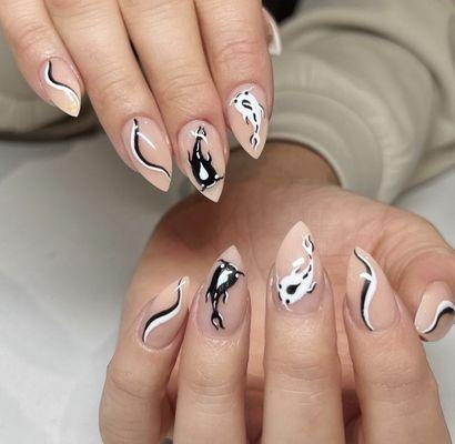 Yin Yang nails