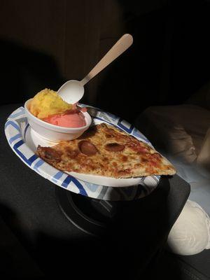 My free slice with mango and watermelon ice cream! The ice cream is called Italian ice!made with water!!!delicous3