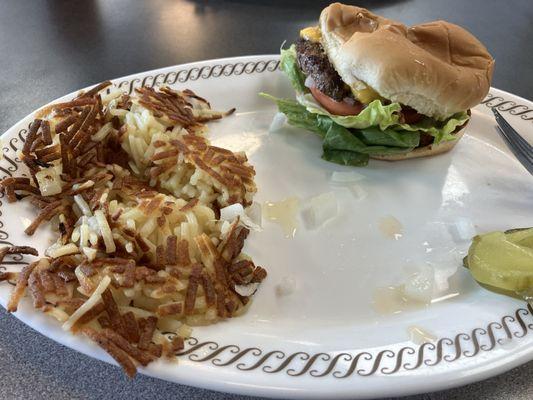 Deluxe Cheeseburger with Hash Browns