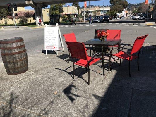 Outdoor dining at Lizzy's Cajun Café in Albany.