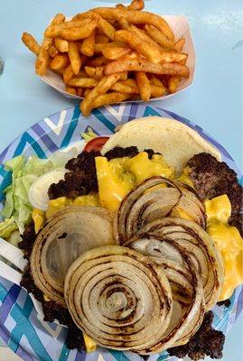 Fely's Cafe. This is the cheeseburger plate.