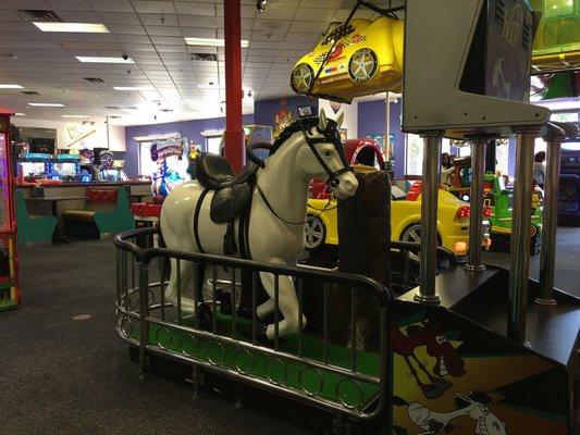 When it works, the horse race ride looks like a lot of fun. More often than not this has crashed.