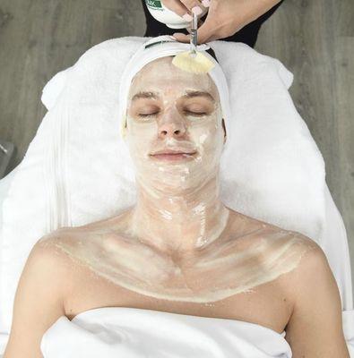 Akoya Face & Body Spa:  Where you enter as a guest, and leave as a friend.