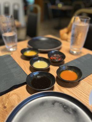 5 signature dipping sauces