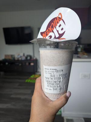 Cookies and cream shake - no whipped cream