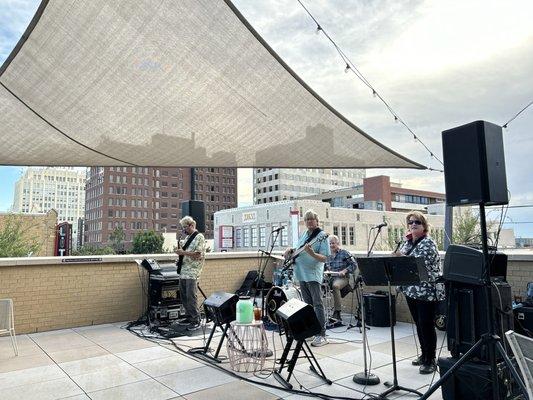 Live music on the rooftop!!