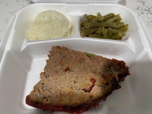 Meatloaf with Green Beans and Mashed Potatoes