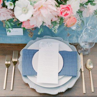 Beautiful Placesetting from Party Pleasers