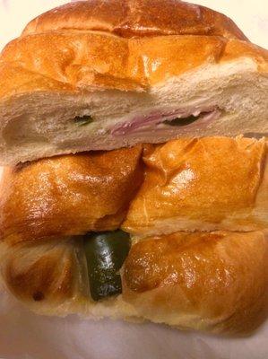 A look inside the tasty Jalapeño ham & cheese croissant.