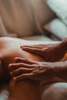 We apply only traditional massage techniques (no drugs or machines), to offer relief from: tendonand muscle soreness, prostate pain, abdomin