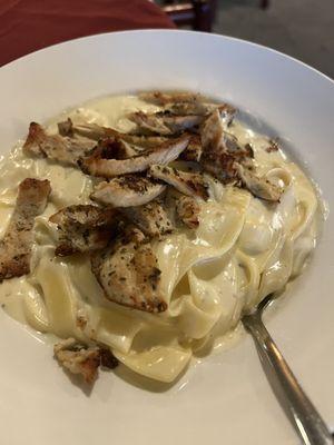 Chicken Alfredo pasta