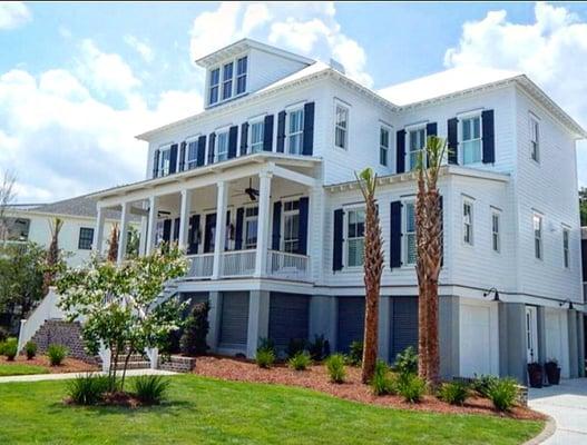 A marvelous home that has James Hardie Siding on Daniel Island. The newly installed siding adds a nice charm to the home!