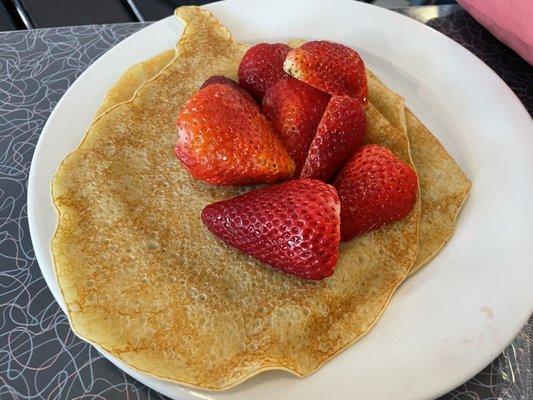 Crepes with fresh strawberries