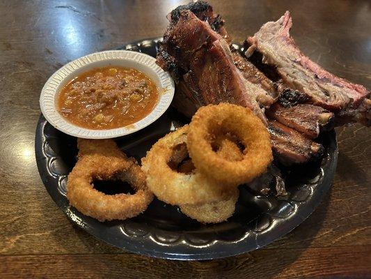 Ribs with sides of Brunswick stew and onion rings