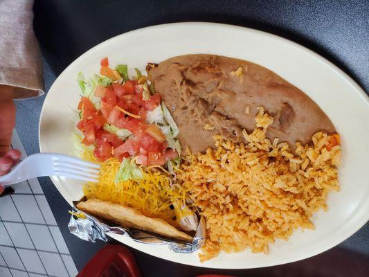 Crispy chicken taco kid's plate