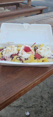 Classic banana  split