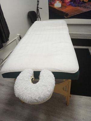 Comfortable Massage Table with heating pad