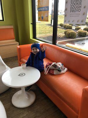 Orange Leaf frozen yogurt shop