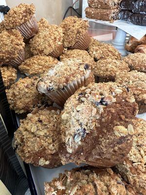 Muffins blueberry , peanut butter apple