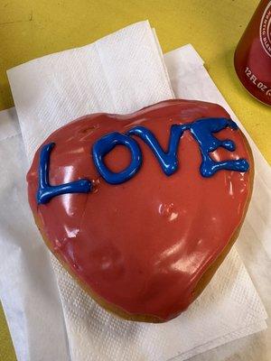 L O V E donut