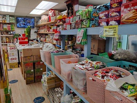 Some items are sold by weight... See the bins in the middle of the table