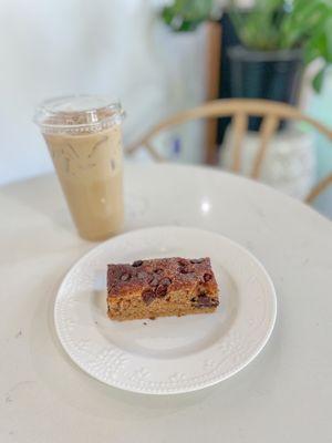 Espresso chocolate chip coffee cake