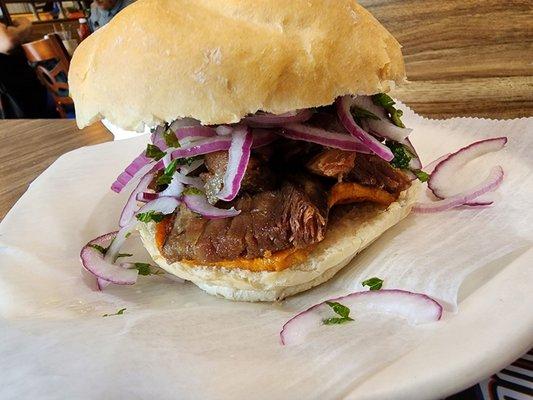 Pan con chicharron