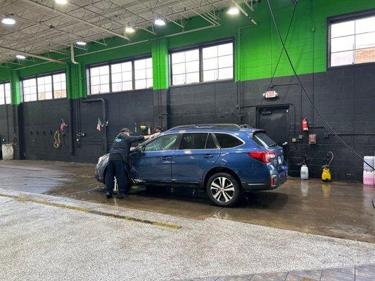 100% hand Car Wash!