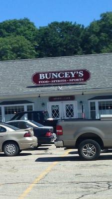 Buncey's Pizza & Sports Cafe of Dennis -- 460 East-West Dennis Road / Route 134, Dennis             Storefront