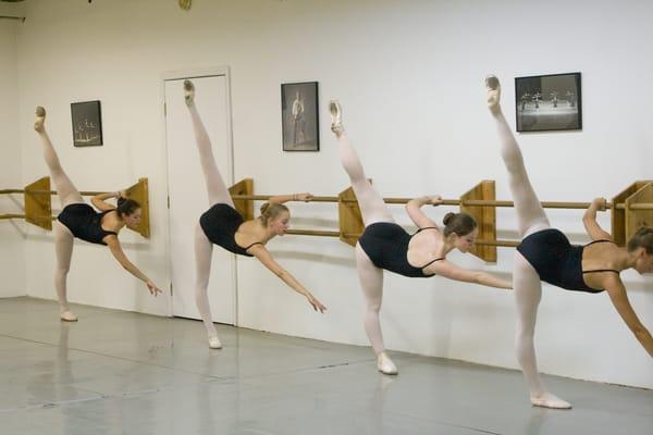 Logrea Dance Academy students in class