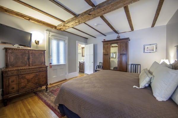 King Bed, Private Entrance, Private Deck Abalonia  Ogunquit, Maine