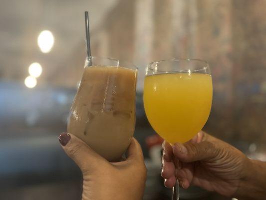 Boozy brunch drinks!