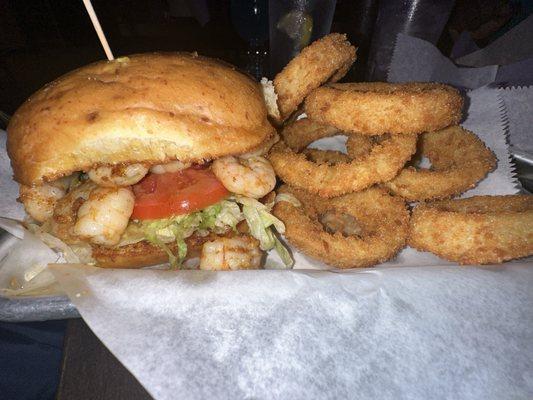 Shrimp Sandwich with onion rings