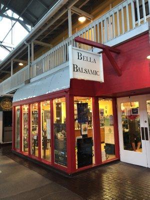 Front of the store, located in fisherman's wharf