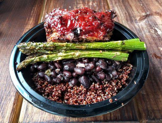 Turkey(organic)Quinoa Loaf: Organic turkey, quinoa, onions and spices, on a bed of red quinoa, black beans, roasted asparagus or broccoli.