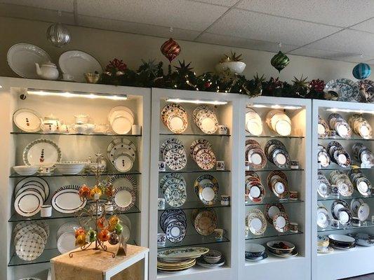 Dinnerware & Bridal Registry Room