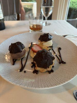 Profiteroles