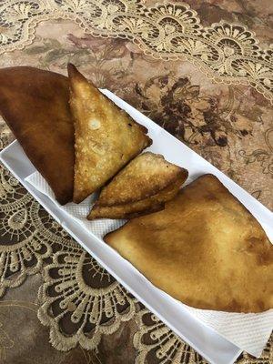 Mandazi, Samosa