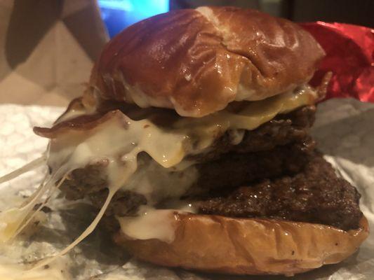 Pretzel Bacon Pub Triple Cheeseburger. Expectations vs. Reality