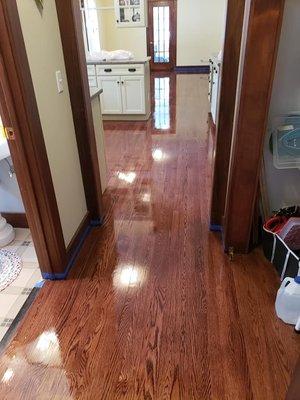 Red oak floor with mohogany stain