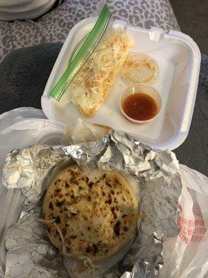 Pupusas de chicharron y queso. Pork and cheese