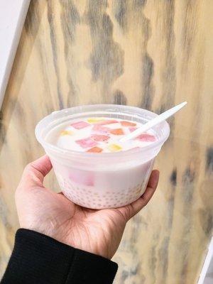 Mixed fruit sago dessert