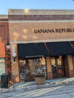 Cute storefront even with the snow