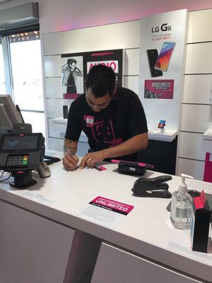 Rudy gave us 5-Star Service! Love my T-Mobile!