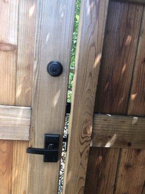 Need to lock the side gate to your garden ? We will find the right solution for you