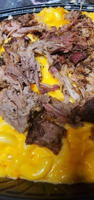 Mac n cheese with brisket