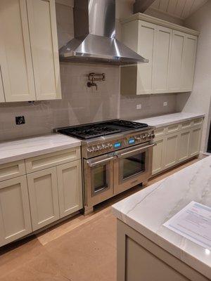 Thermadore 48" gas range and hood