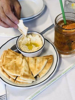 Hummus & Pita Bread