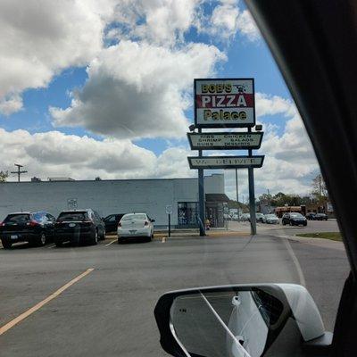 Bob's Pizza Palace sign