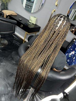 thigh length knotless braids